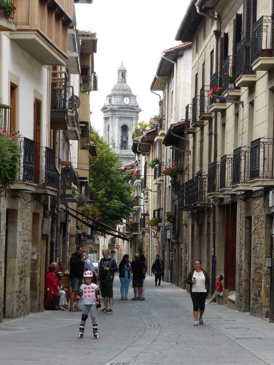 The small narrow streets were deserted when we arrived Sunday morning, but later the locals and visitors turned out and the cafe's and restaurants started to get busy.