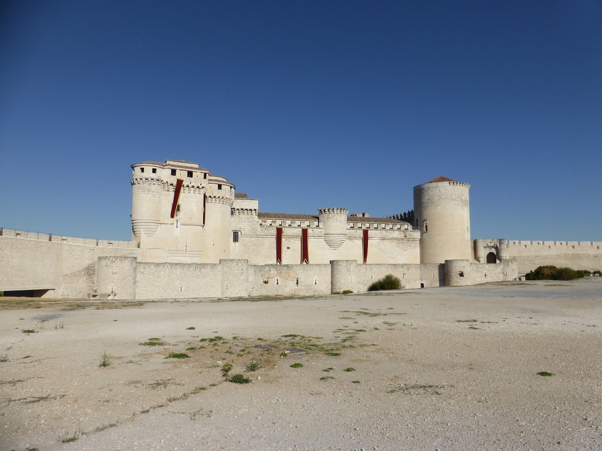 Cuellar castle.The Castle of the Dukes of Alburquerque. built in the 11th and 12 century. refuge for Napoleons soldiers in the 19th cent. Then used as a prison after the Spanish civil war until the 60s. Now it is a High School and museum.