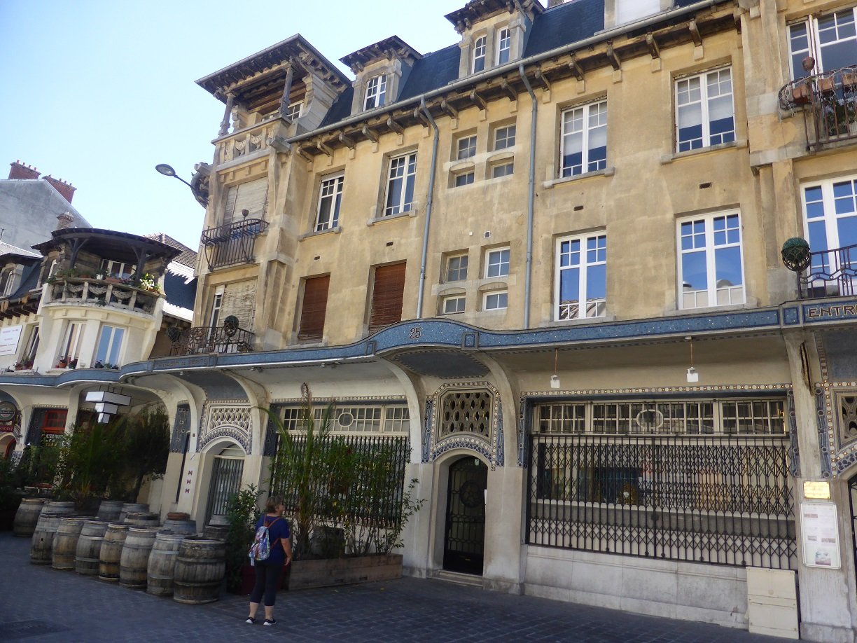 This is not typical of the french architecture we have been seeing. Jenny said it reminded her of Turkey.