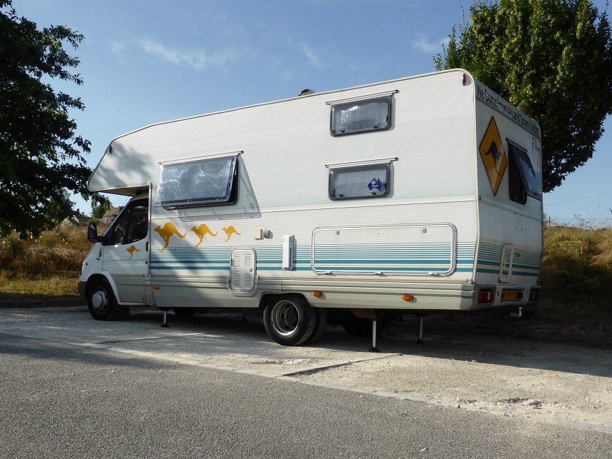 Took this photos to show off the Bunyip's legs. Most motorhomes use ramps to get themselves level, where as we have hydraulic legs. Easy and we can also use them to change the tyres.